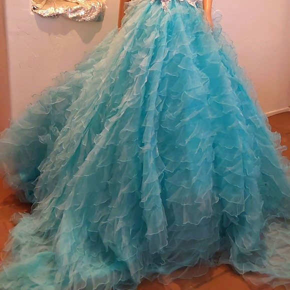 "ATLANTIS" Ocean Blue & White Boho Wedding Ballgown Set - Picture 2 of 9